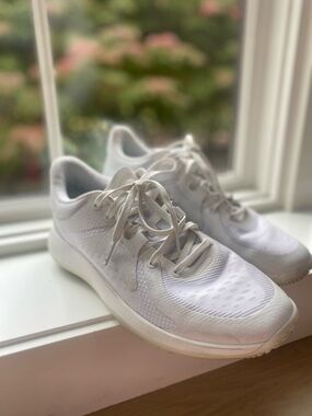 Lululemon Strongfeel Training Shoes Size 8.5 Womens (retail $148 pre tax)